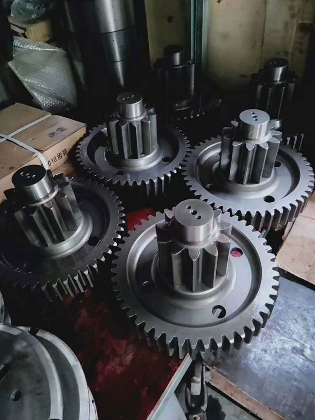 推土機(jī)主傳動齒輪軸鏈輪轂花鼓備件總成