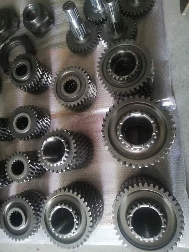 推土機(jī)終傳動(dòng)齒輪鏈輪凸緣輪轂零部件總成