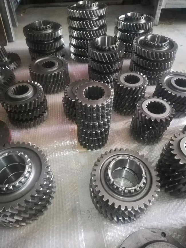 推土機(jī)終傳動(dòng)齒輪鏈輪凸緣輪轂零部件總成